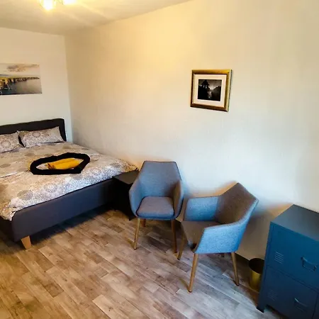 Golden Hop Apartment