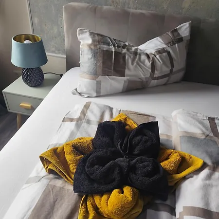 Golden Hop Apartment *